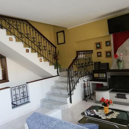 B & B Amici Dell'Etna นีโกโลซี ภายนอก รูปภาพ