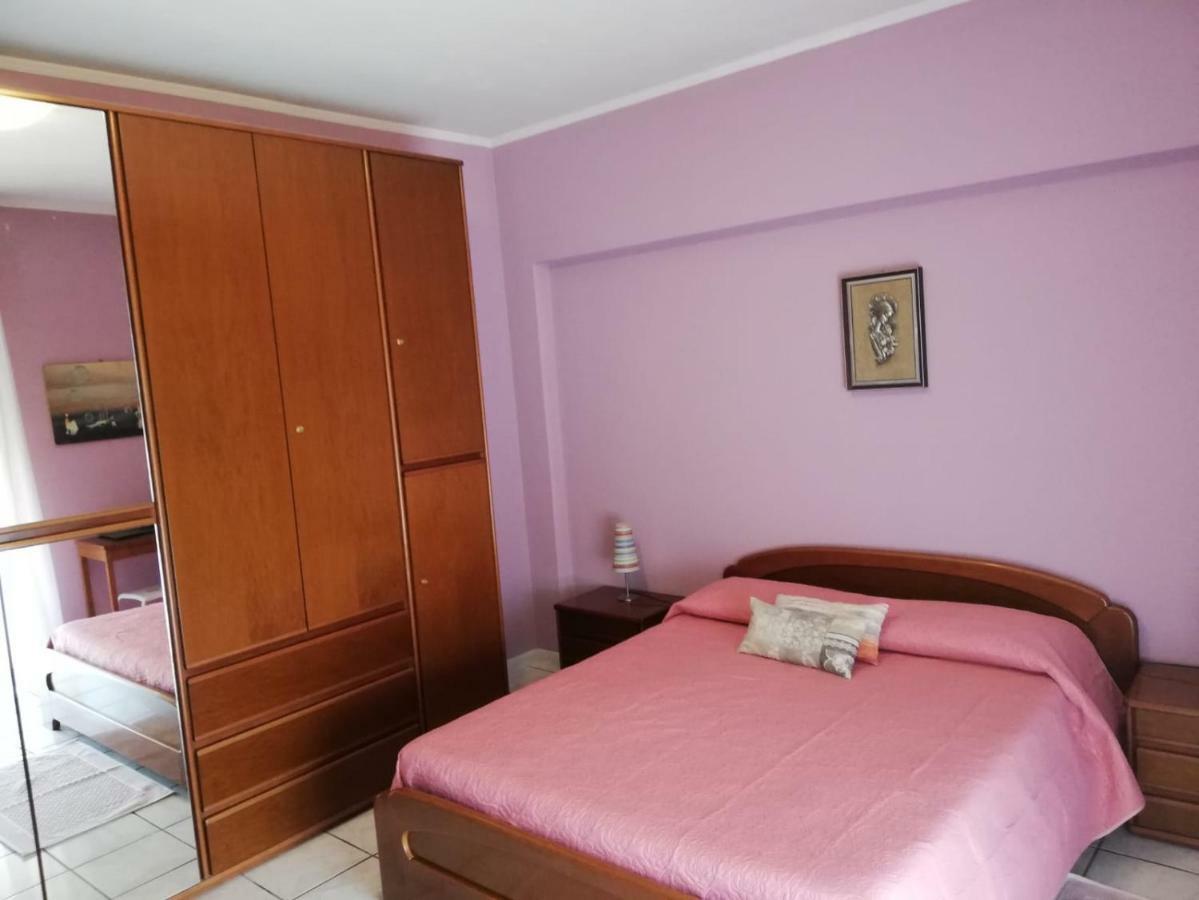 B & B Amici Dell'Etna นีโกโลซี ภายนอก รูปภาพ