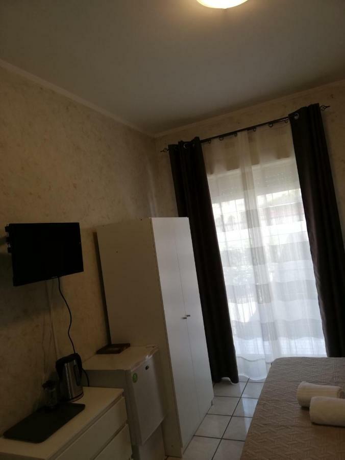 B & B Amici Dell'Etna นีโกโลซี ภายนอก รูปภาพ
