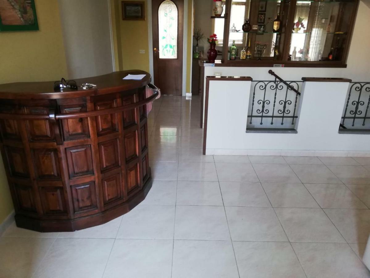 B & B Amici Dell'Etna นีโกโลซี ภายนอก รูปภาพ