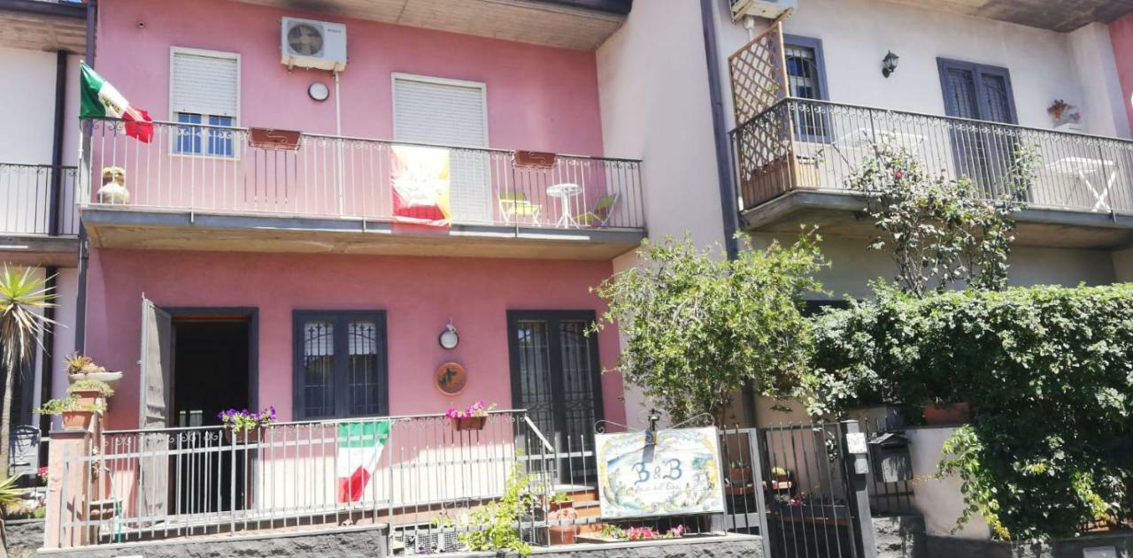 B & B Amici Dell'Etna นีโกโลซี ภายนอก รูปภาพ