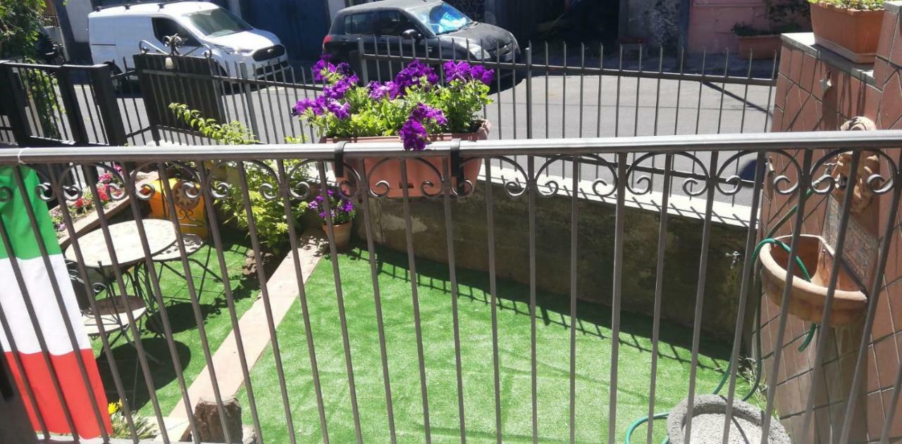 B & B Amici Dell'Etna นีโกโลซี ภายนอก รูปภาพ