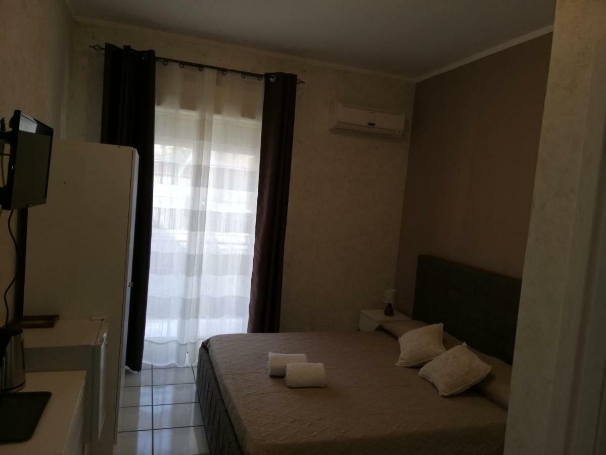 B & B Amici Dell'Etna นีโกโลซี ภายนอก รูปภาพ